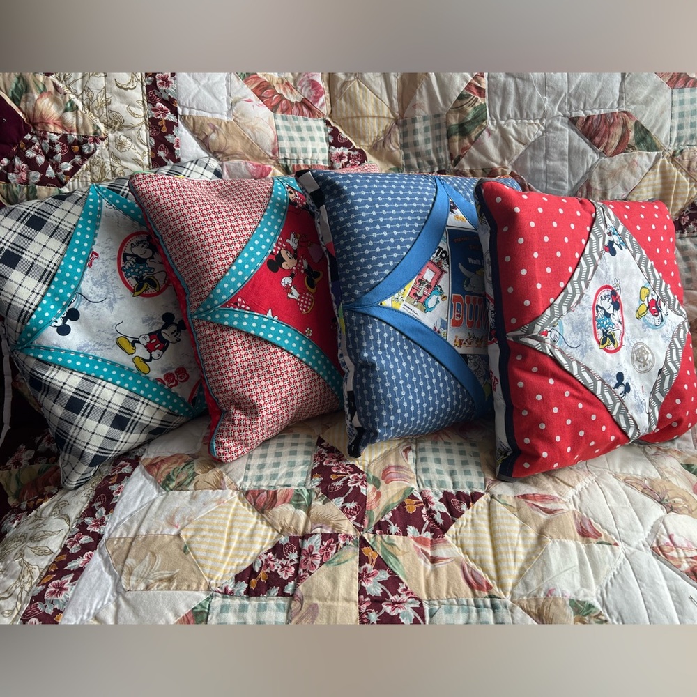 Tooth Fairy Pillow - Mickey and Minnie - Picture 8 of 14